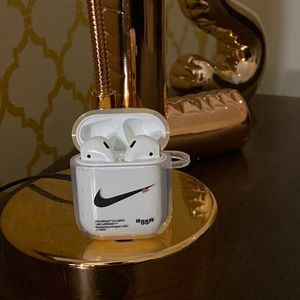 Apple AirPod Nike off white silicone case
